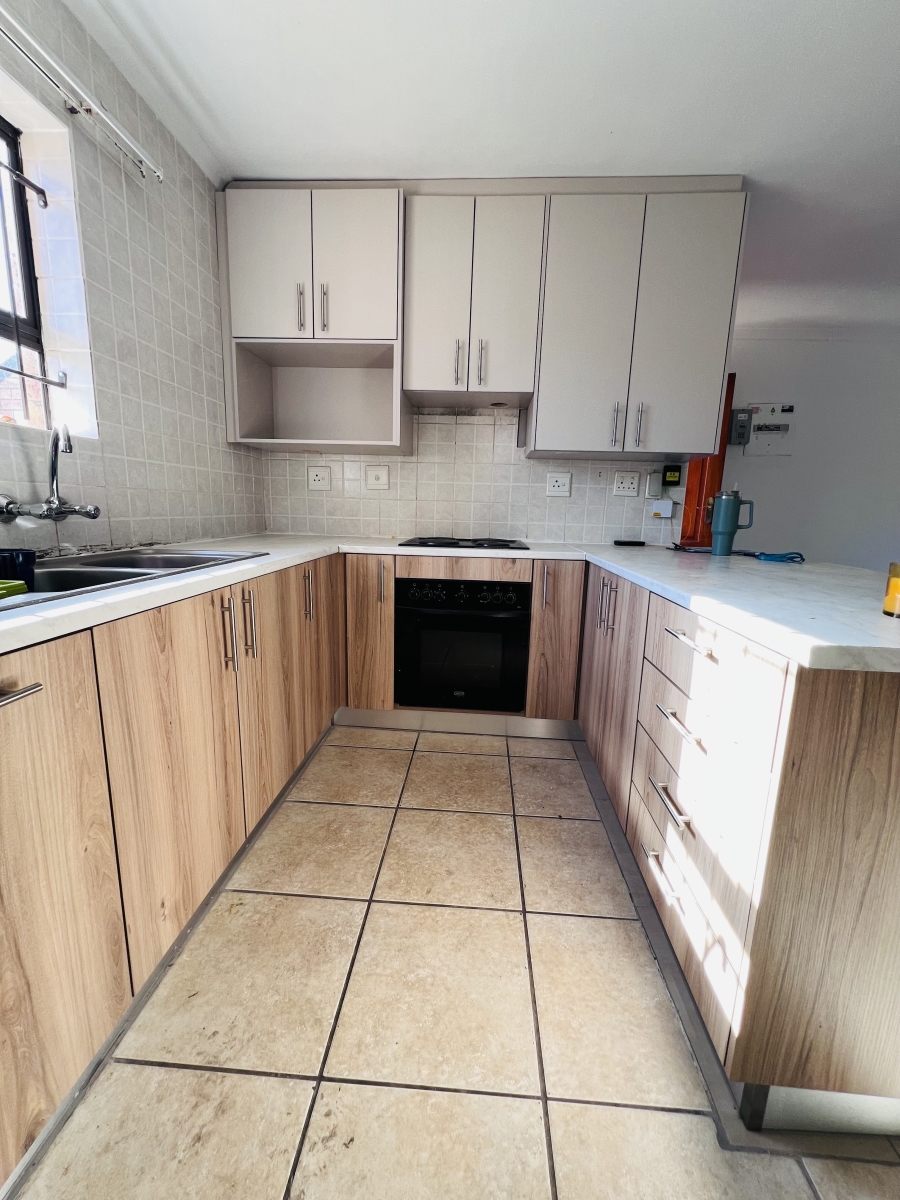 2 Bedroom Property for Sale in Sea Breeze Western Cape